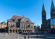 Das Bremer Rathaus (mit neuem Dach)